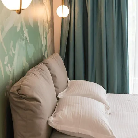 Turquoise Vogh Olimp